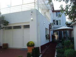 Clinic for sale 6 rooms Dacia-Polona area, Bucharest 260 sqm