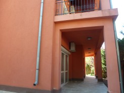 Iancu Nicolae, 8 room villa