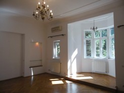 Villa for rent 7 rooms Calea Dorobantilor area, Bucharest 200 sqm