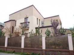 Villa for sale 5 rooms Iancu Nicolae-Forest area, Bucharest 300 sqm