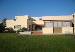 Villa for sale 6 rooms Jandarmeriei-Sisesti area, Bucharest 587 sqm