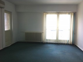 Victoriei Square, 5 room apartment