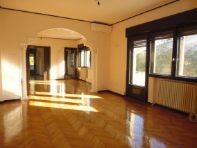 Apartment for rent in villa 6 rooms Aviatorilor Boulevard, Bucharest 220 sqm