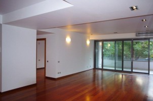 Apartment for sale 3 rooms Herastrau area, Bucharest 143 sqm