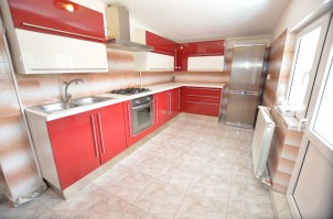 Apartament de vanzare 4 camere zona Piata Alba Iulia, Bucuresti 155 mp