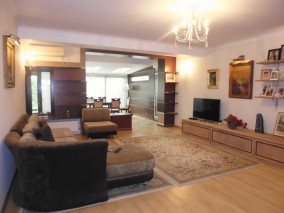 House for sale 6 rooms Pipera area 240 sqm