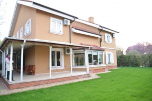 Villa for rent 5 rooms Iancu Nicolae- Baneasa area, Bucharest