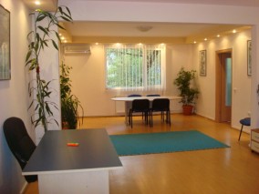 Villa for rent 10 rooms Vatra Luminoasa-Maior Coravu area, Bucharest 385 sqm