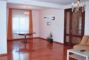 Villa for rent 5 rooms Iancu Nicolae area, Bucharest