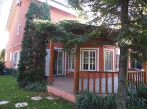 Villa for rent 5 rooms Iancu Nicolae area, Bucharest 320 sqm