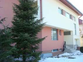 Villa for sale 10 rooms Otopeni area 1200 sqm