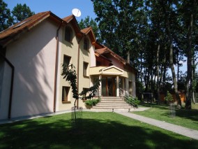 Villa for sale 11 rooms Baneasa-Pipera area 730 sqm