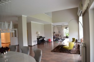 Villa for sale 5 rooms Baneasa area, Bucharest 390 sqm